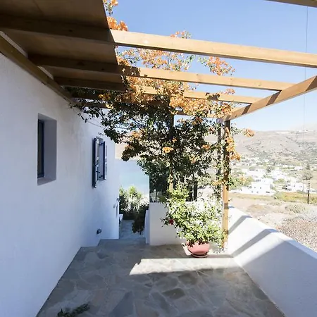 Erisimo Guest house *
